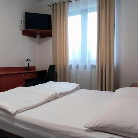Motel Port 2000 Mostki  Buitenkant foto