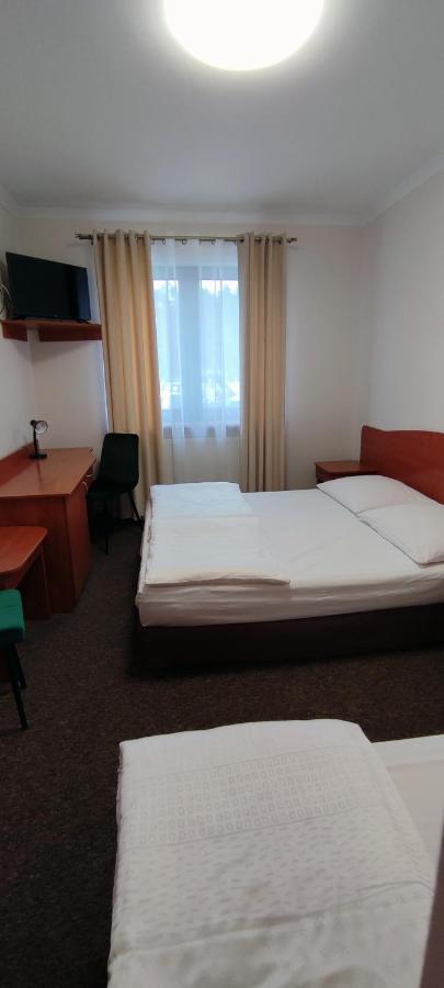 Motel Port 2000 Mostki  Buitenkant foto